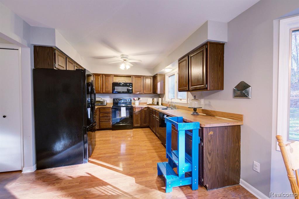 4240 Timberview Drive Howell, MI 48843 - Photo 12 of 31 Gallery Image 12