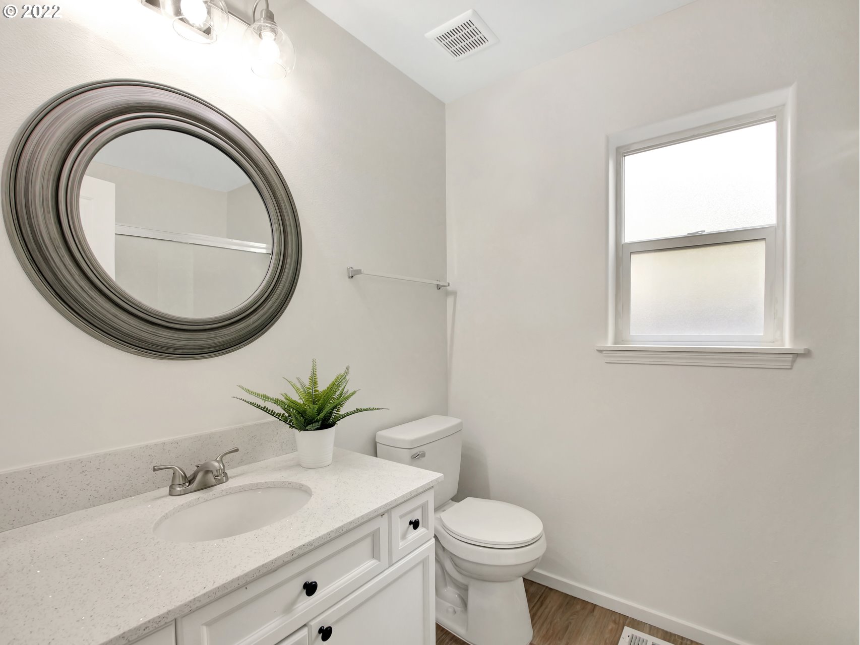 915 Northeast Mariners Loop Portland, OR 97211 - Photo 17 of 30 Gallery Image 17