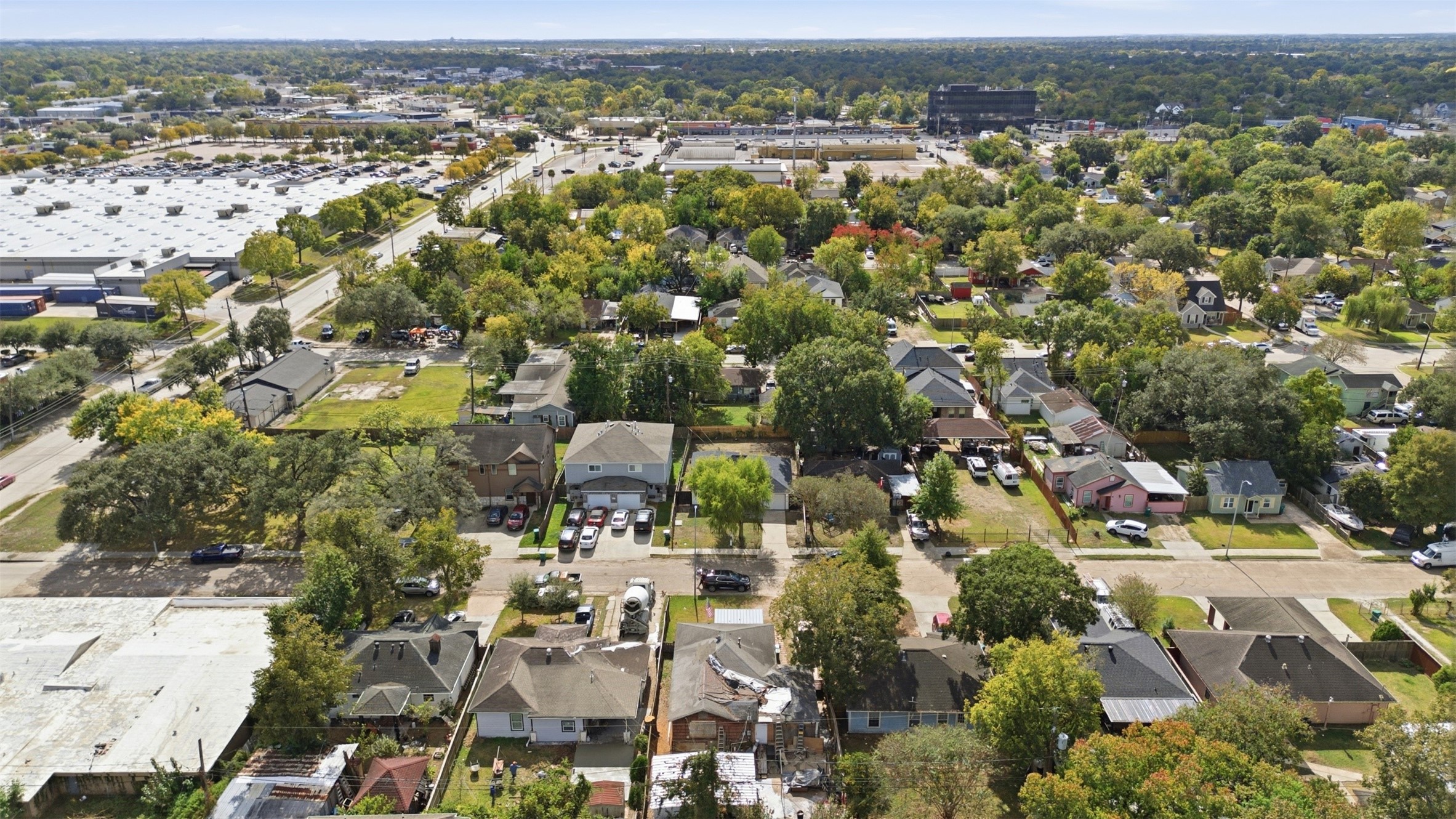 111 Calvin Street Pasadena, TX 77506 - Photo 37 of 40 an aerial view of residential houses with outdoor space