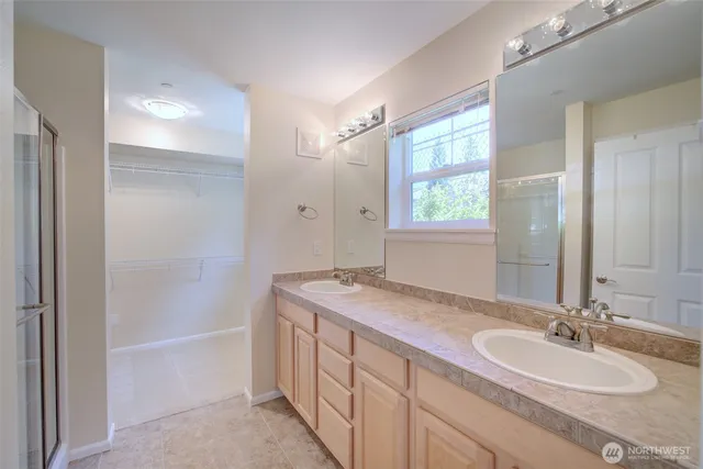 $2,450 | 11306 124th Avenue Northeast, Unit 101, Kirkland, WA 98033