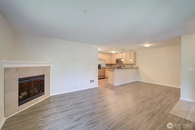 $2,450 | 11306 124th Avenue Northeast, Unit 101, Kirkland, WA 98033