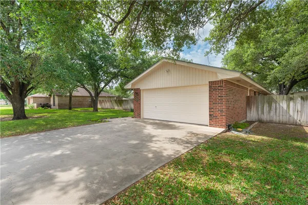 $245,000 | 503 Wendt Street, Orange Grove, TX 78372