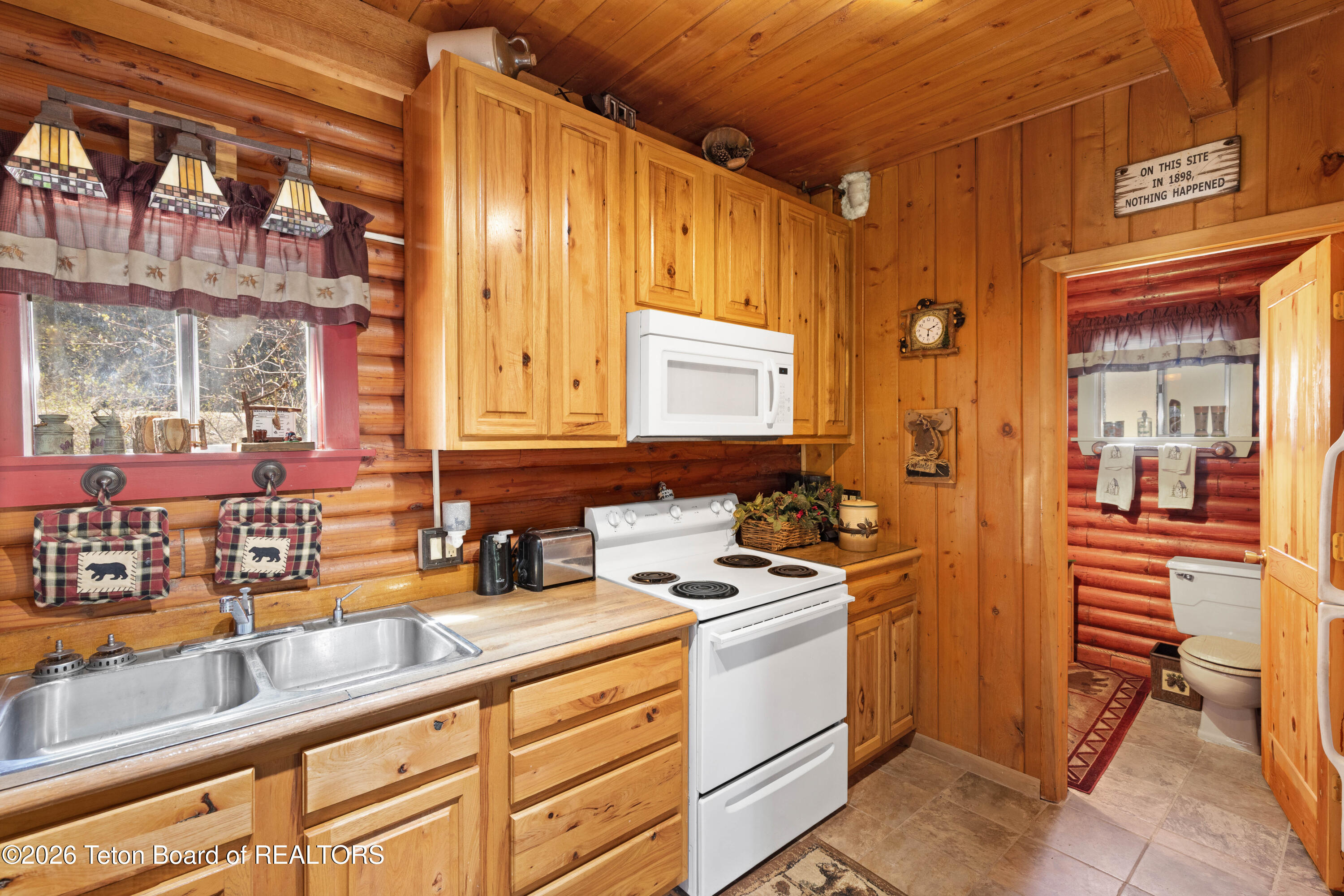 761 Terrace Drive Alpine, WY 83128 - Photo 23 of 47 761 Terrace Dr IMG_4769