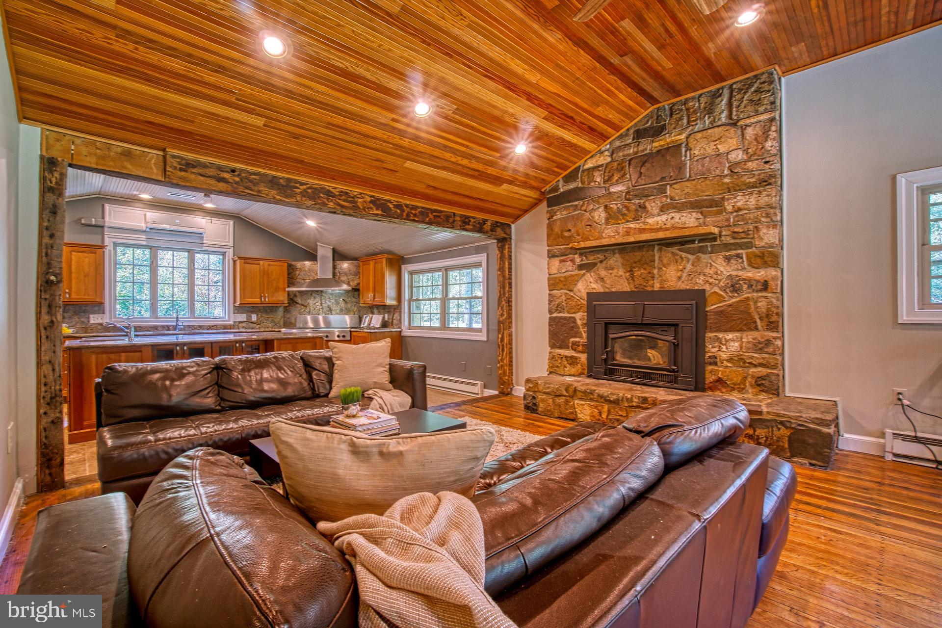 381 Swindler Hollow Road Sperryville, VA 22740 - Photo 4 of 31