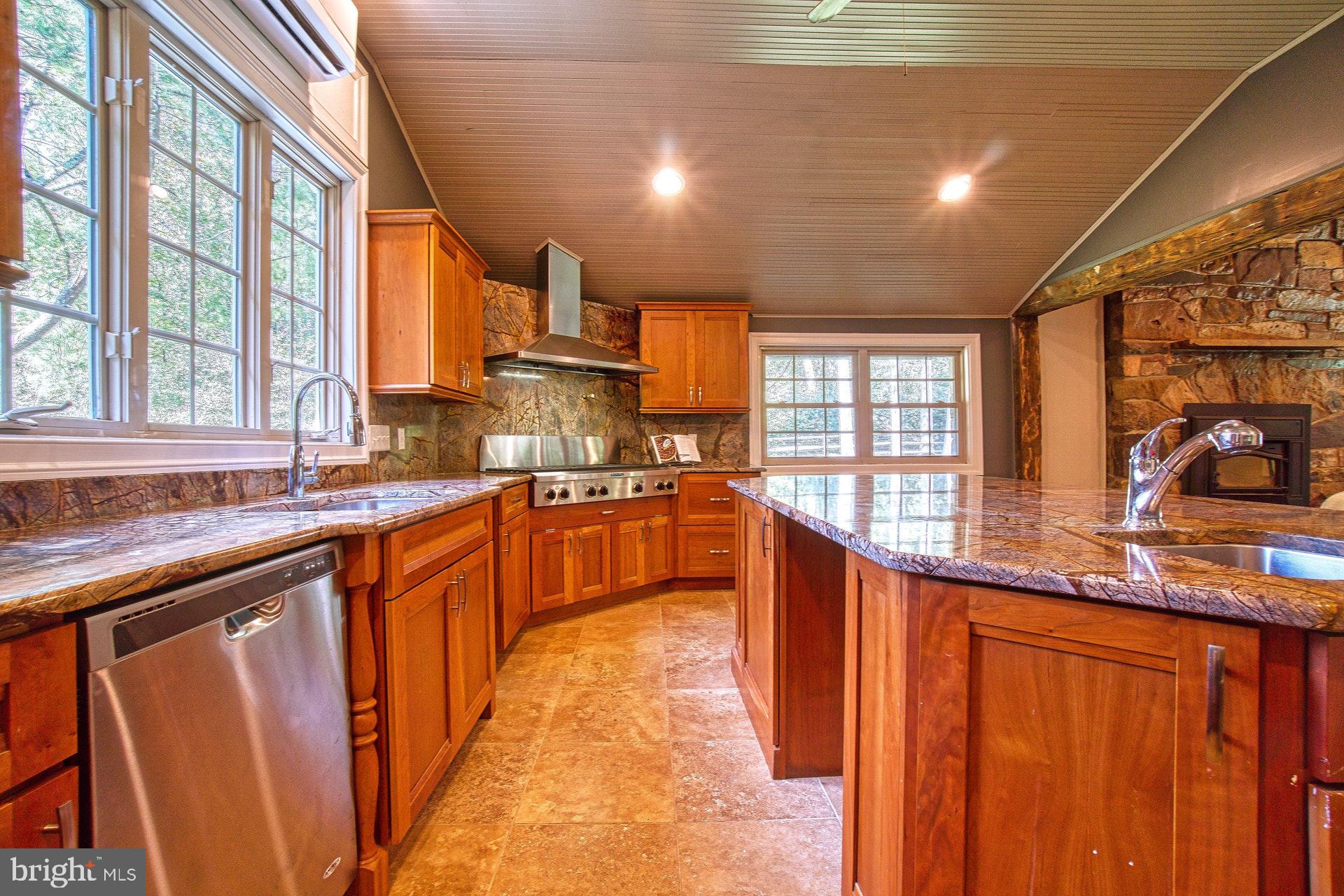 381 Swindler Hollow Road Sperryville, VA 22740 - Photo 9 of 31