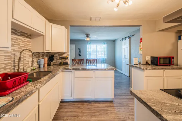 $328,900 | 206 North 5th Street, Avondale, AZ 85323