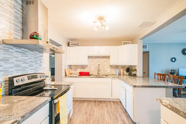 $328,900 | 206 North 5th Street, Avondale, AZ 85323