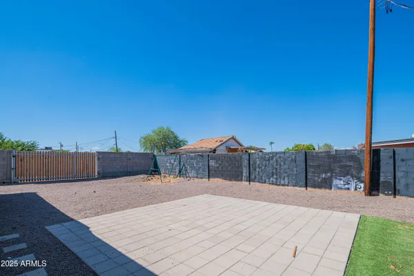 $328,900 | 206 North 5th Street, Avondale, AZ 85323