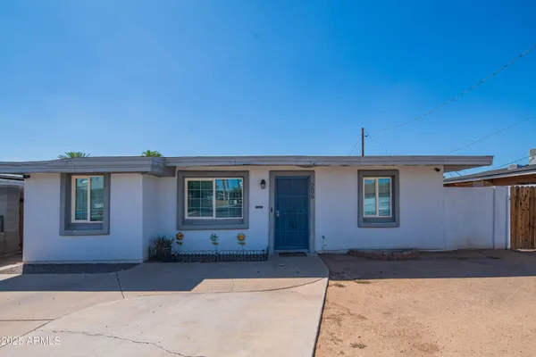 $328,900 | 206 North 5th Street, Avondale, AZ 85323