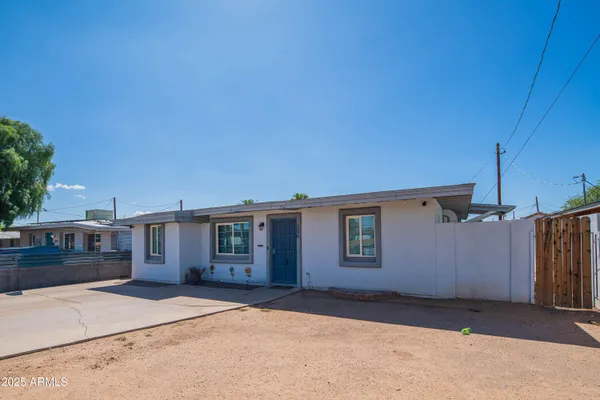 $328,900 | 206 North 5th Street, Avondale, AZ 85323