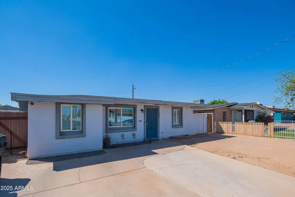 $328,900 | 206 North 5th Street, Avondale, AZ 85323