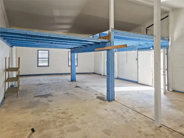 a view of a big room with closet and cabinet