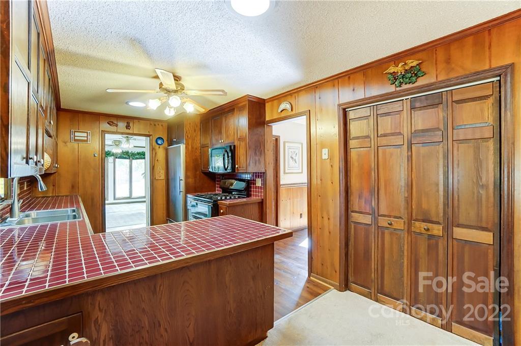 968 Rocky Point Lane Tega Cay, SC 29708 - Photo 7 of 40 Gallery Image 7