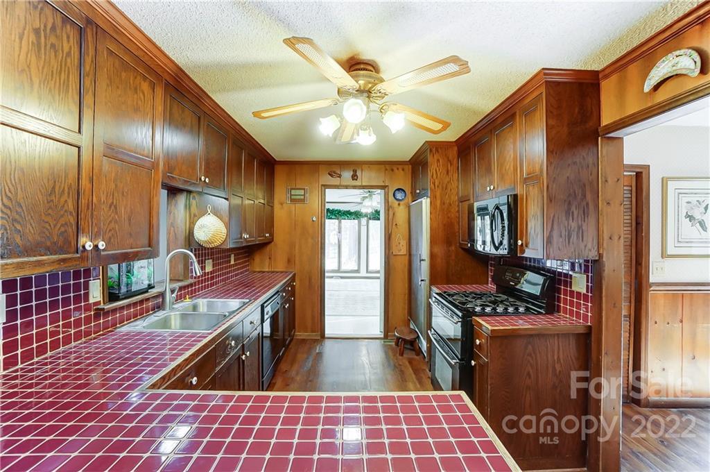 968 Rocky Point Lane Tega Cay, SC 29708 - Photo 8 of 40 Gallery Image 8