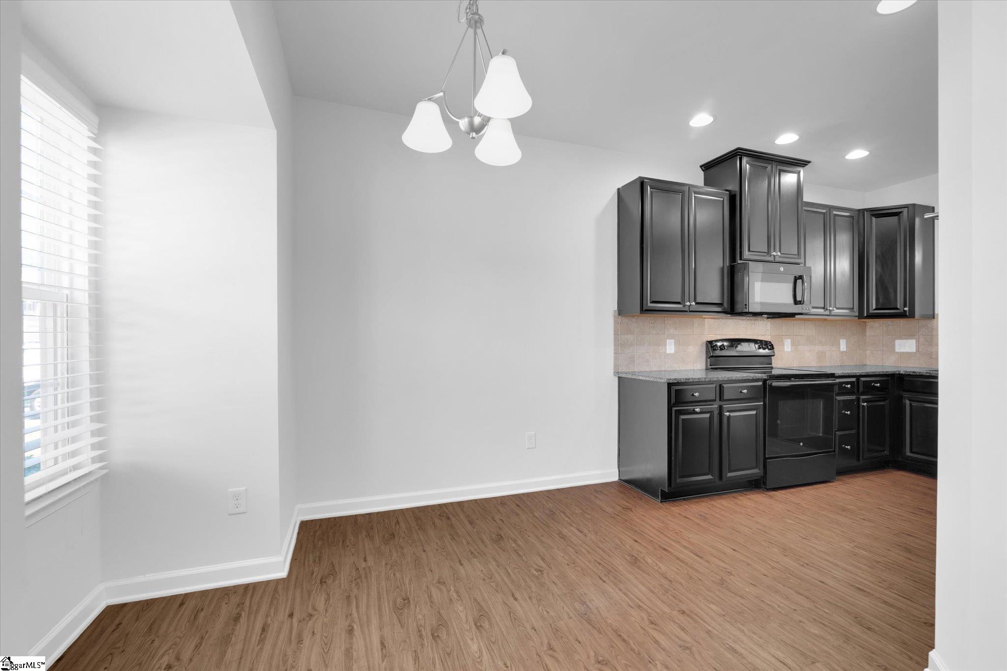 16 Fairchild Way Greenville, SC 29607 - Photo 7 of 34