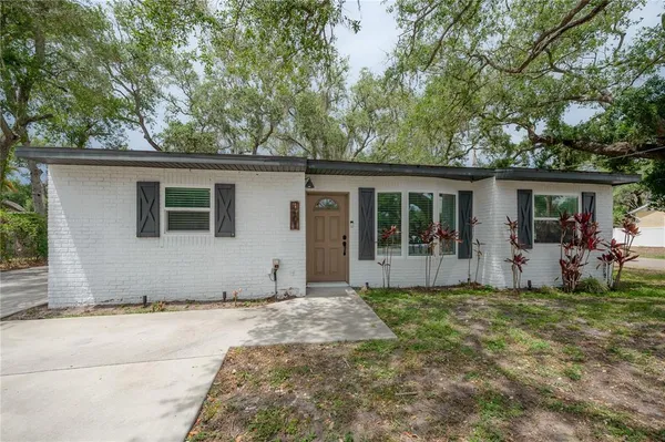 $575,000 | 3401 West Van Buren Drive, Tampa, FL 33611