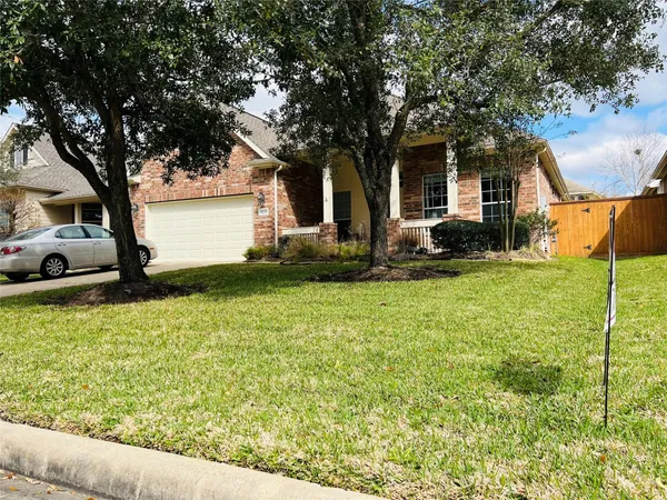 $2,800 | 5235 Valley Bluff Lane, Katy, TX 77494
