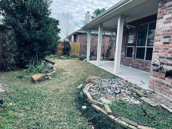 $2,800 | 5235 Valley Bluff Lane, Katy, TX 77494