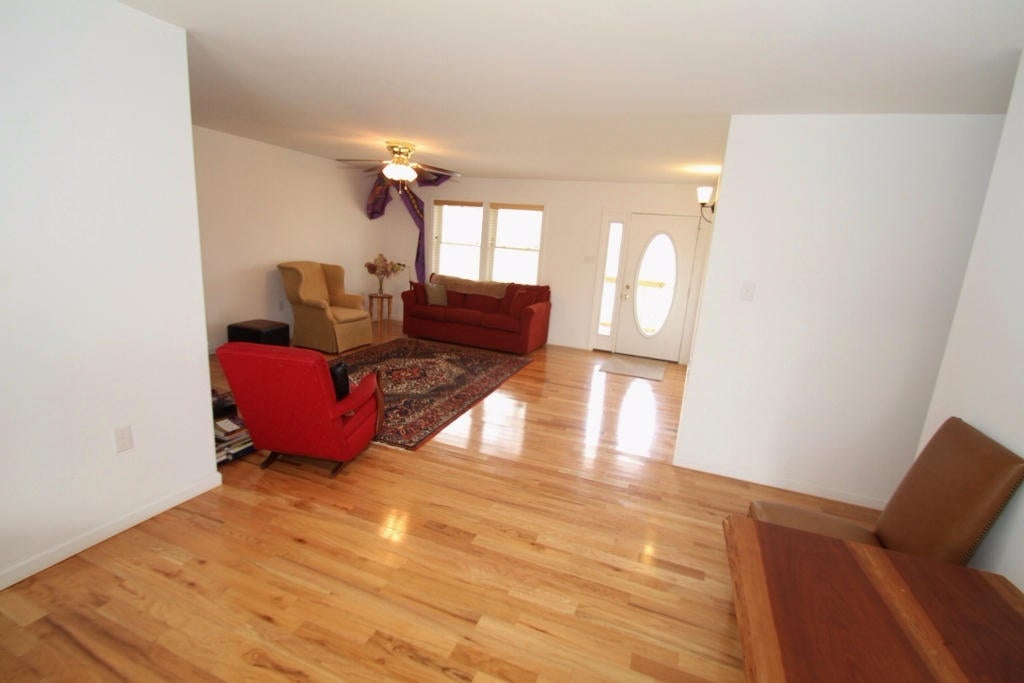 1700 Stone House Road Caldwell, WV 24925 - Photo 10 of 43 Gallery Image 10