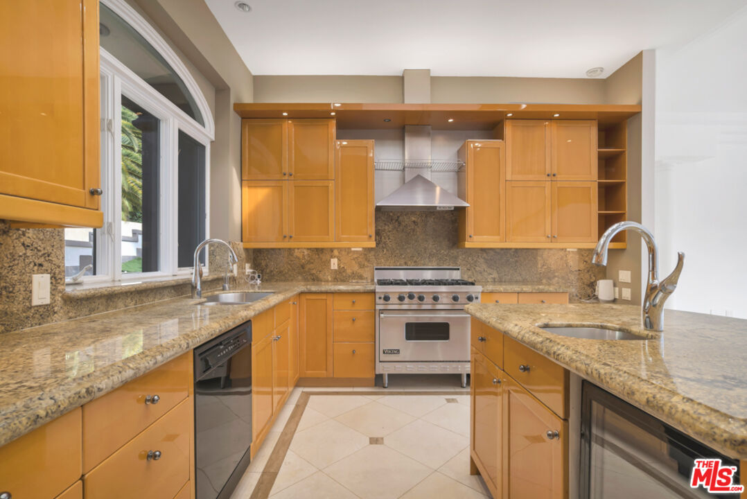 10557 Rocca Place Los Angeles, CA 90077 - Photo 17 of 52