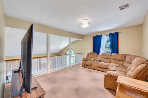 $774,999 | 3 Spruce Circle, Farmingville, NY 11738