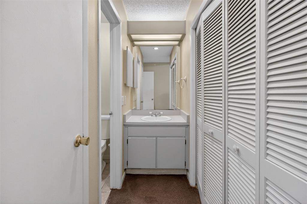 9761 Fox Chapel Road Tampa, FL 33647 - Photo 20 of 43