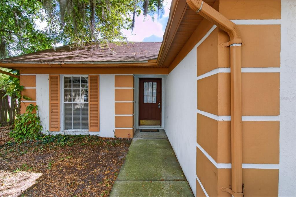 9761 Fox Chapel Road Tampa, FL 33647 - Photo 2 of 43