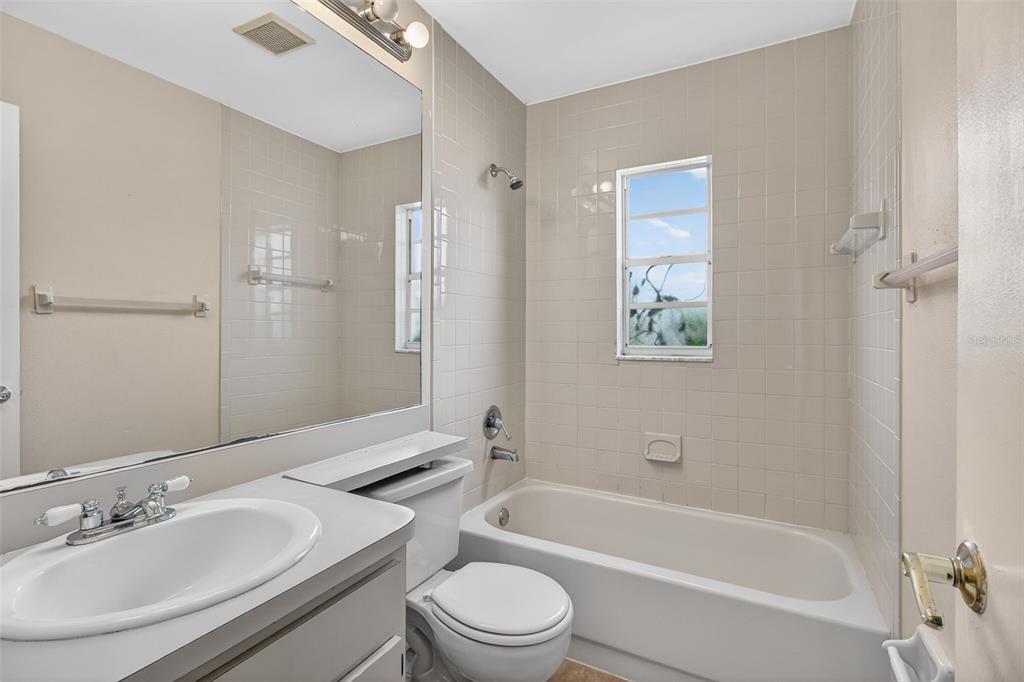 9761 Fox Chapel Road Tampa, FL 33647 - Photo 24 of 43