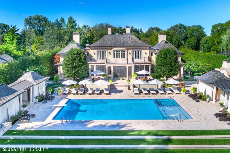 312 Woodley Road Winnetka, IL 60093 - Photo 2 of 96