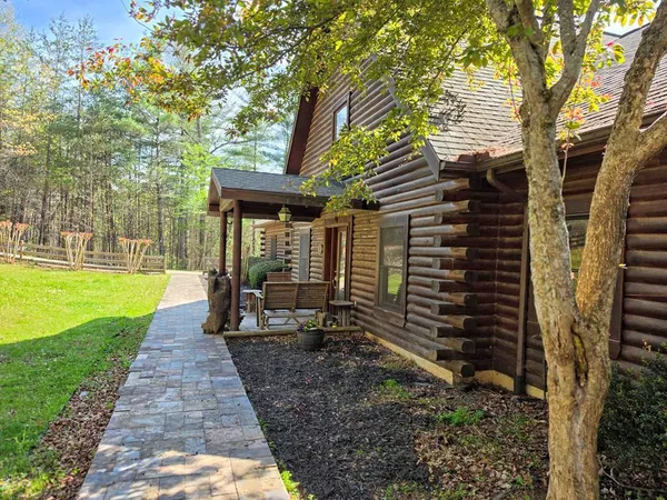 $879,000 | 978 Ashley Lane, Young Harris, GA 30582