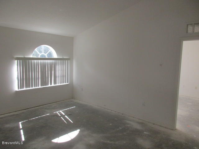 439 Scarlet Road Southwest Palm Bay, FL 32908 - Photo 6 of 12 Entry Room