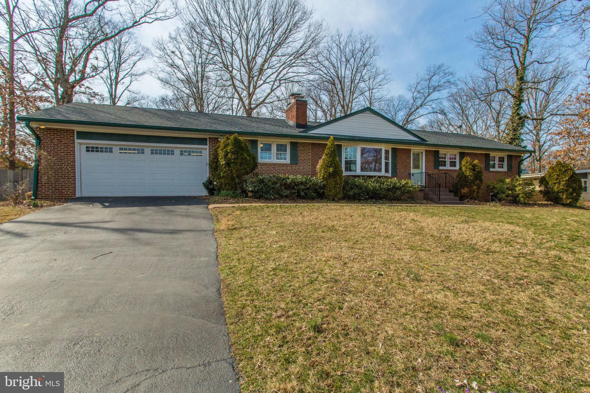 6808 Hackberry Street Springfield, VA 22150 - Photo 5 of 50 Lots of parking