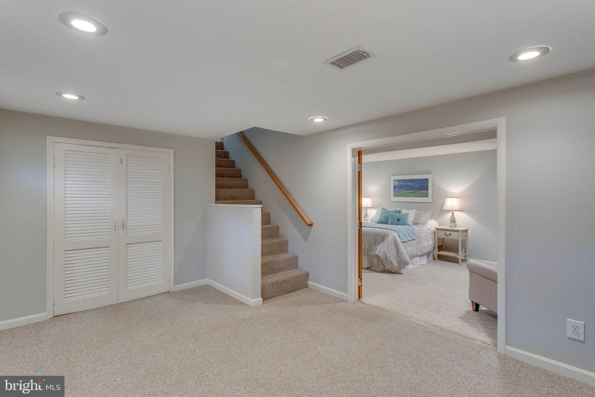 6808 Hackberry Street Springfield, VA 22150 - Photo 47 of 50 The basement has an office nook.