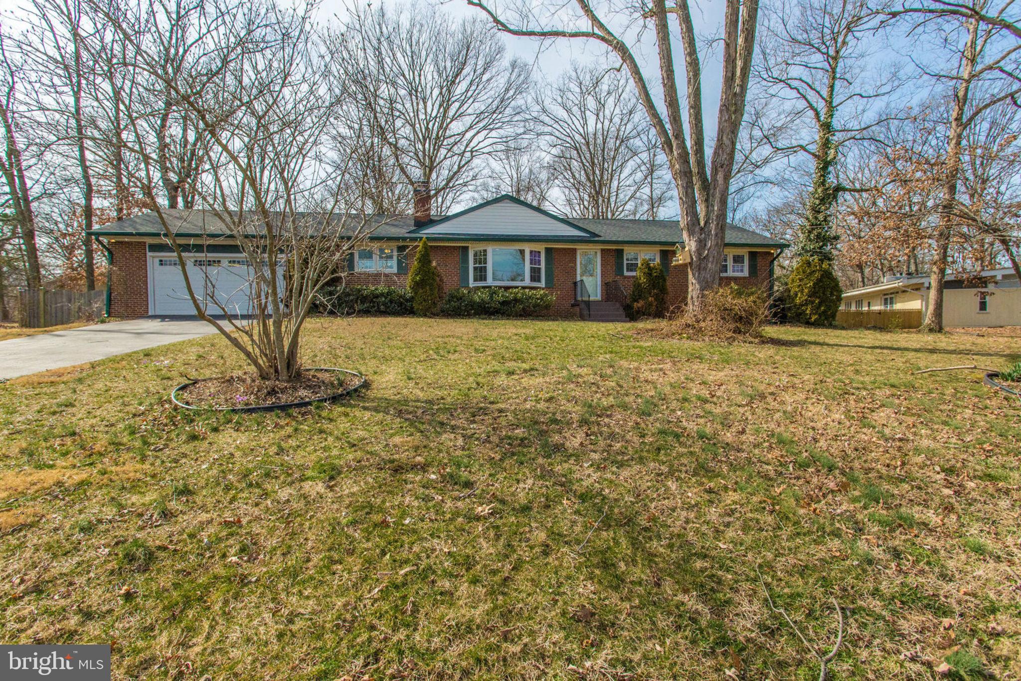 6808 Hackberry Street Springfield, VA 22150 - Photo 7 of 50 Play here.