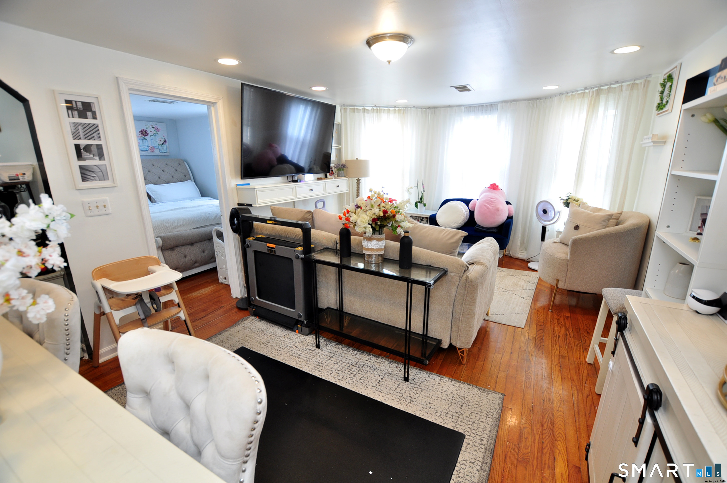 82 Spring Street Meriden, CT 06451 - Photo 18 of 40 2nd floor living room