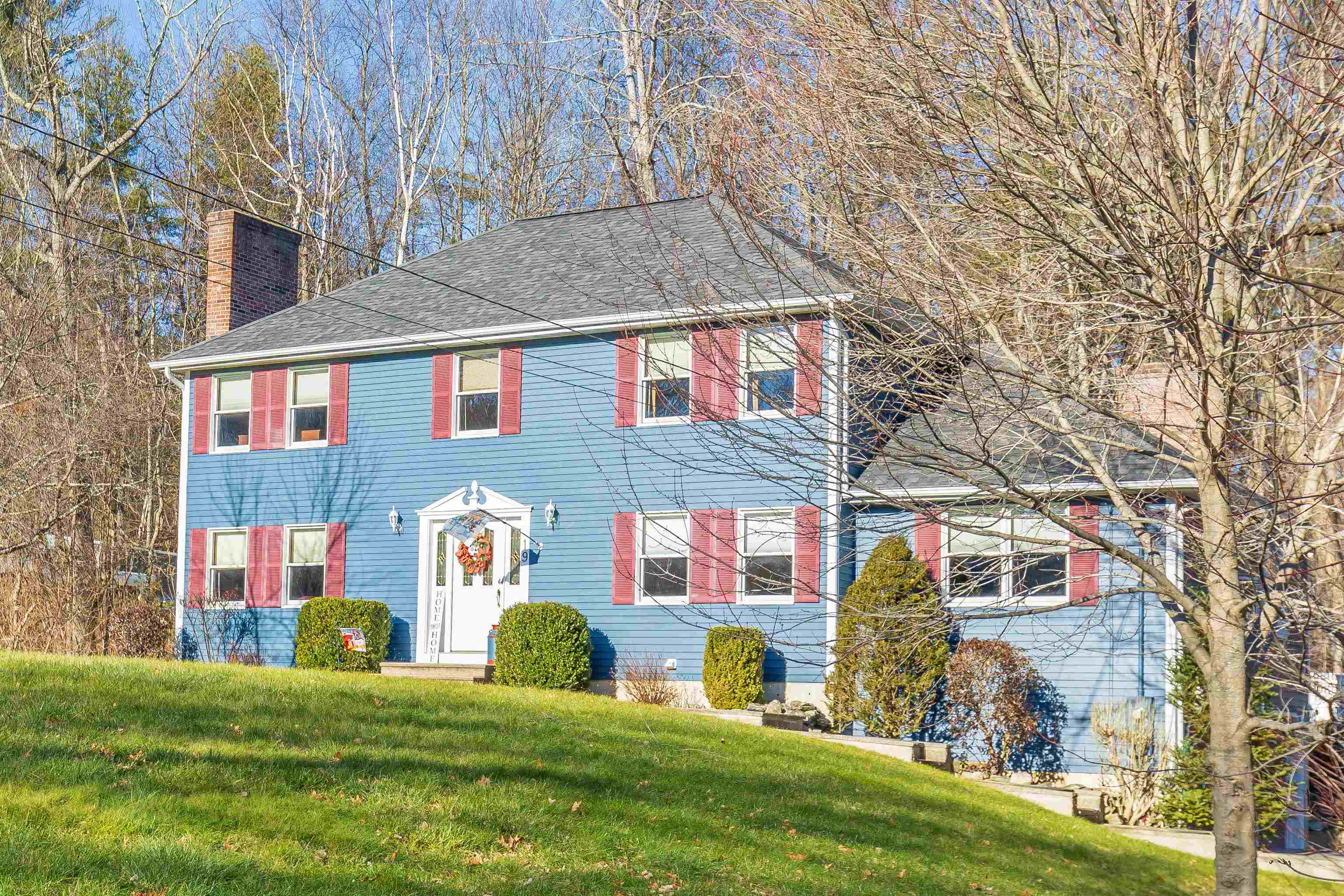 19 Berkeley Street Pelham, NH 03076 - Photo 1 of 40