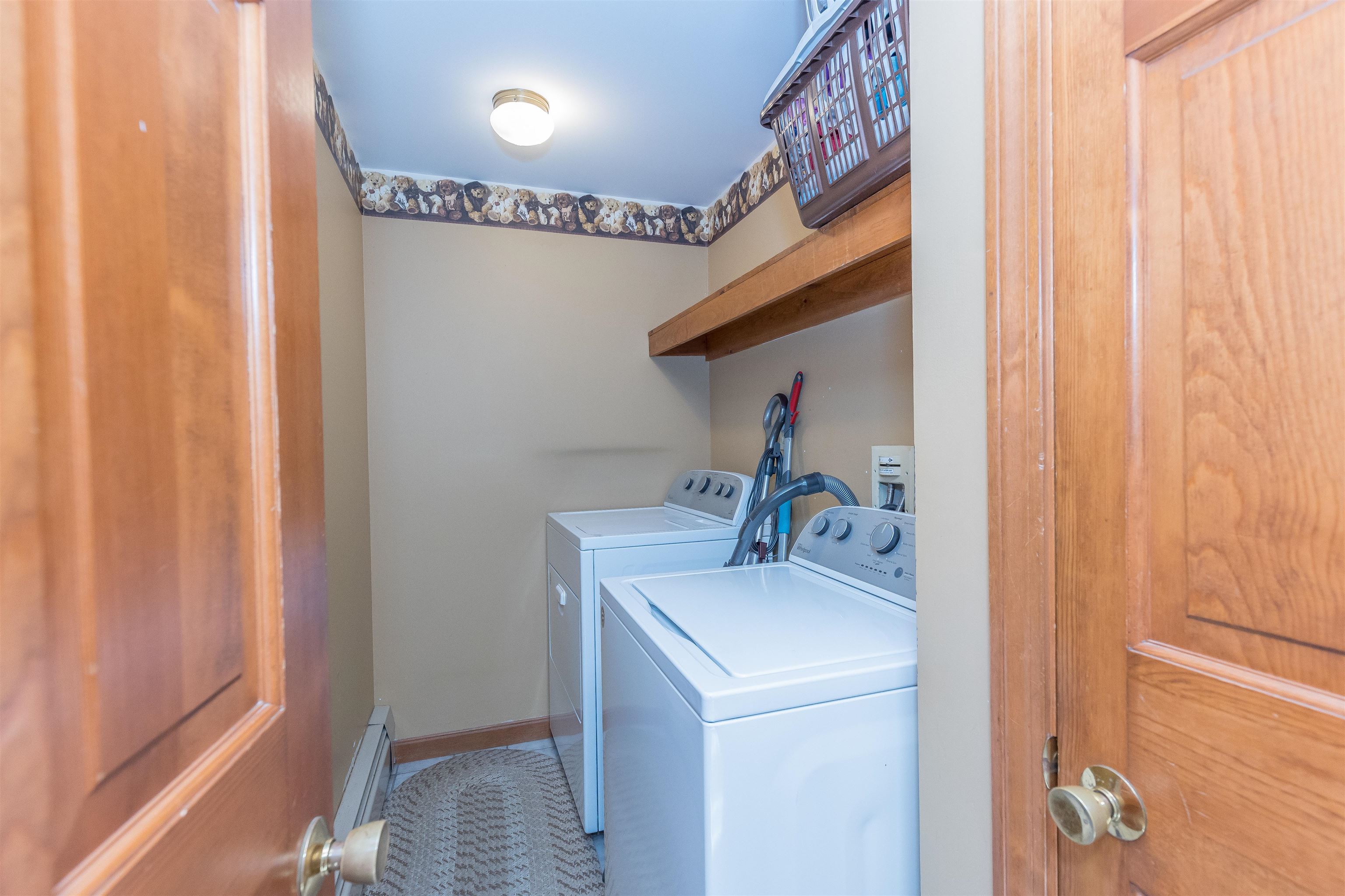 19 Berkeley Street Pelham, NH 03076 - Photo 16 of 40