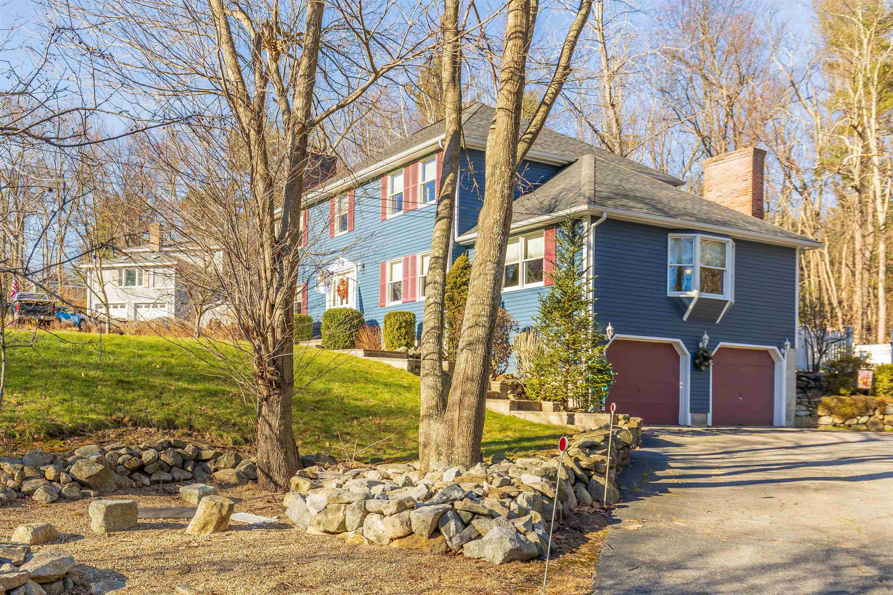 19 Berkeley Street Pelham, NH 03076 - Photo 2 of 40