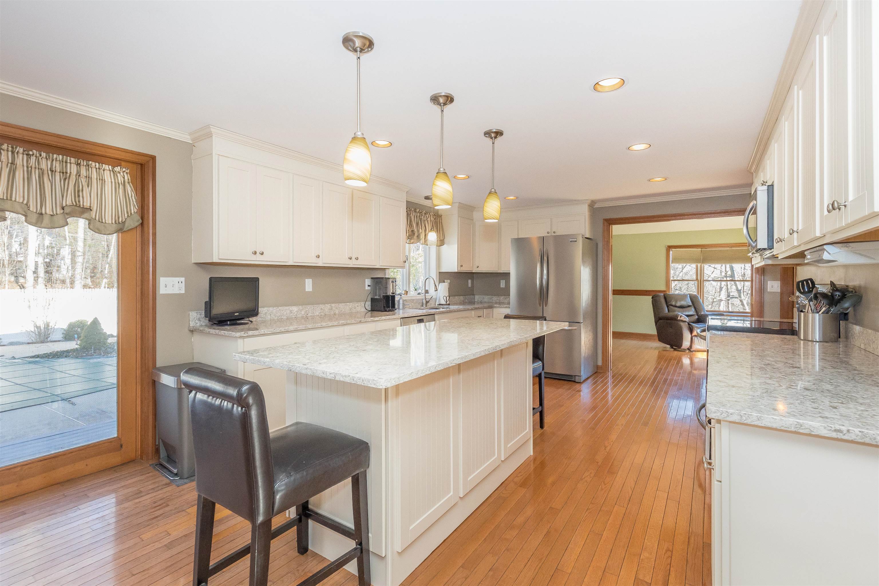 19 Berkeley Street Pelham, NH 03076 - Photo 26 of 40