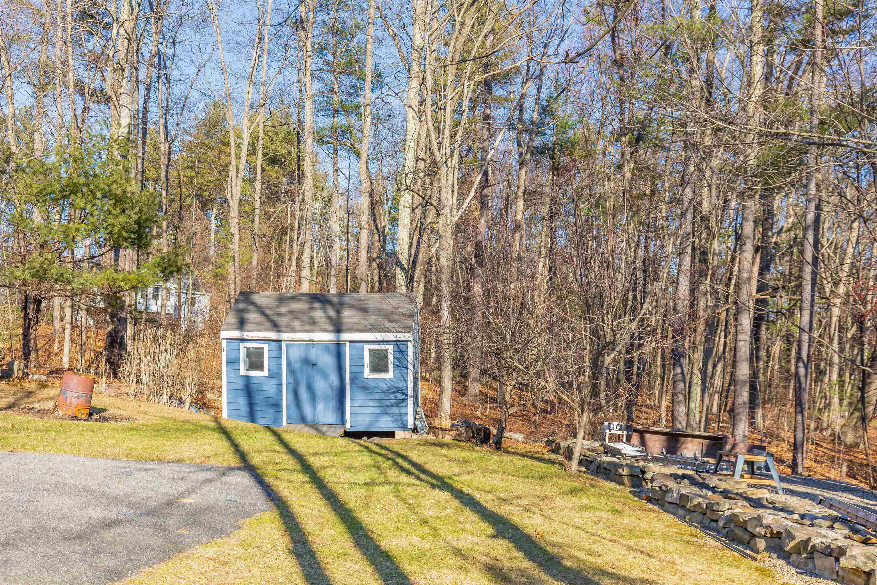 19 Berkeley Street Pelham, NH 03076 - Photo 3 of 40