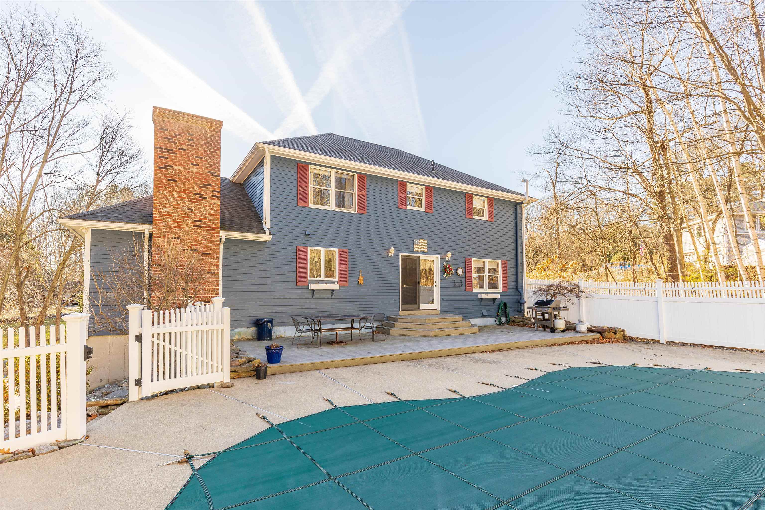 19 Berkeley Street Pelham, NH 03076 - Photo 5 of 40