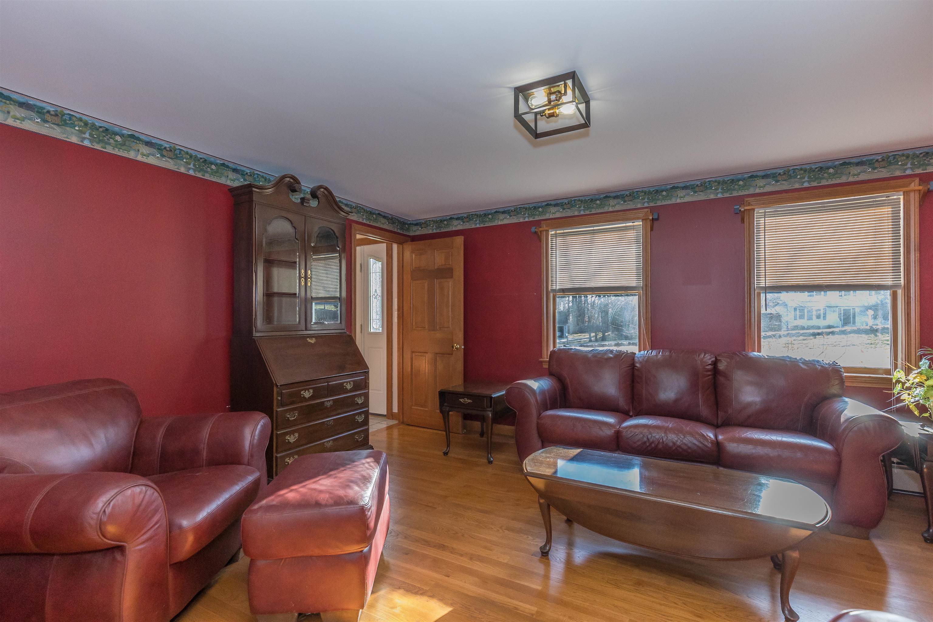 19 Berkeley Street Pelham, NH 03076 - Photo 8 of 40