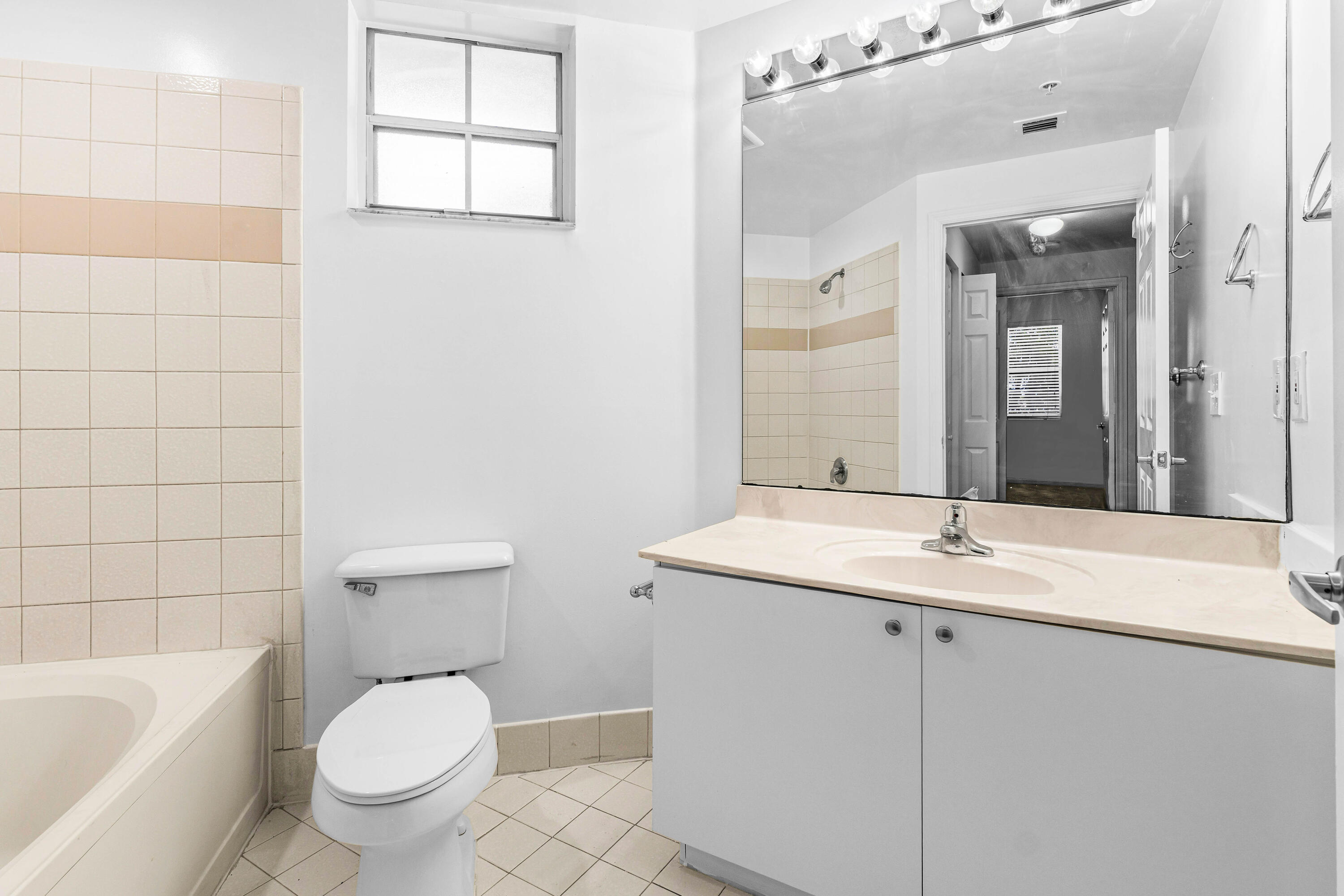 1951 Brandywine Road East, Unit 77105 West Palm Beach, FL 33409 - Photo 11 of 35 005-1951BrandywineRoad-WestPalmBeach-FL-