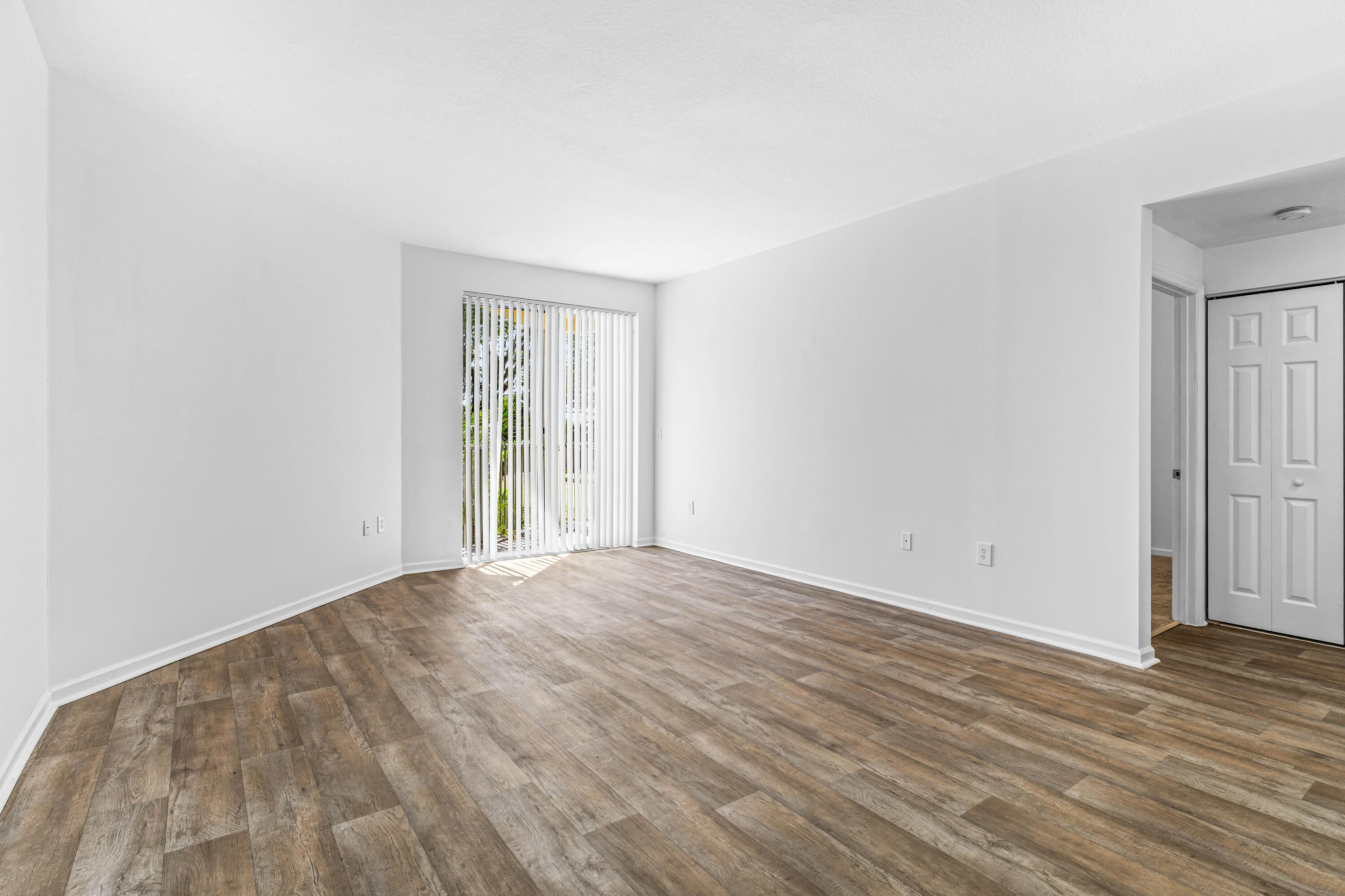 1951 Brandywine Road East, Unit 77105 West Palm Beach, FL 33409 - Photo 6 of 35 007-1951BrandywineRoad-WestPalmBeach-FL-