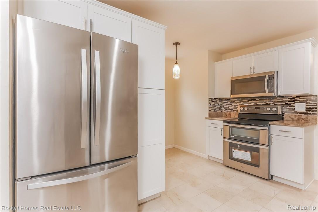 414 Roth Boulevard Clawson, MI 48017 - Photo 9 of 27 010-Kitchen-3292715-medium.jpg
