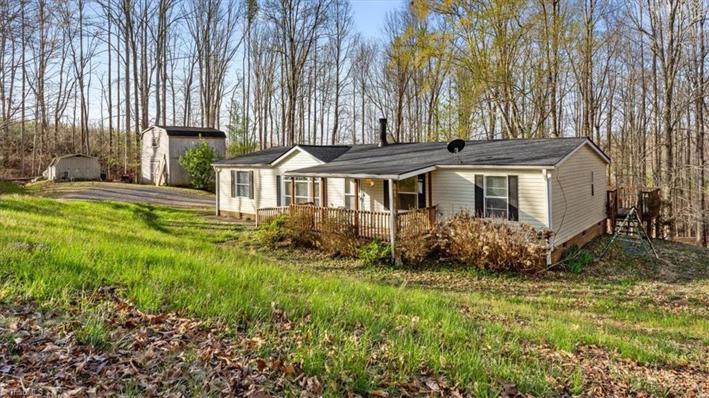 128 Cannan Way Pinnacle, NC 27043 - Photo 2 of 32
