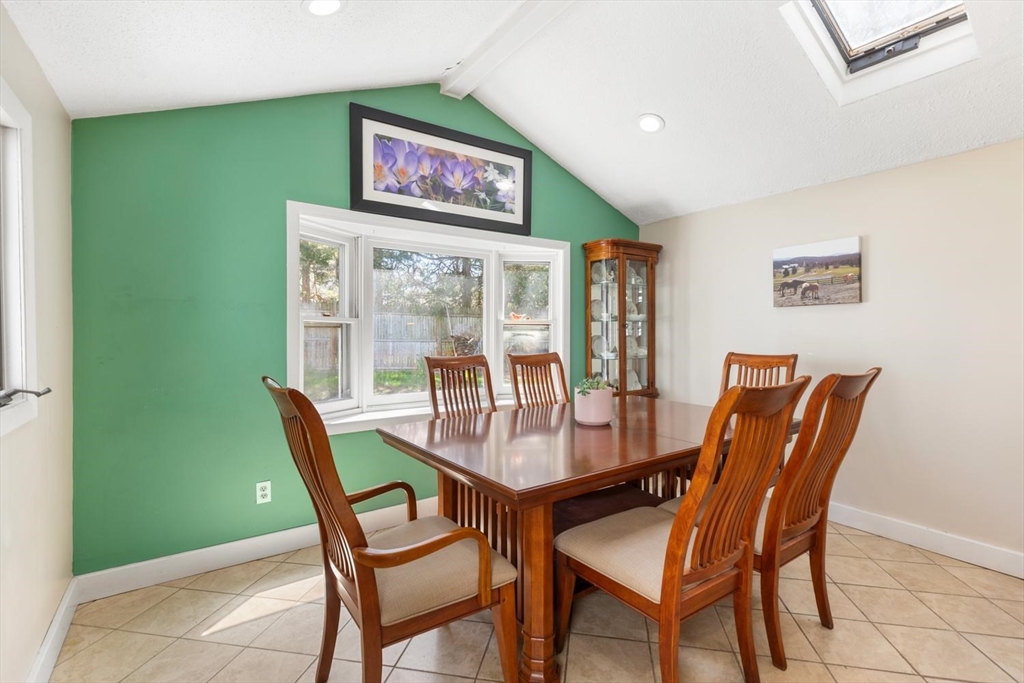 52 Coolidge Road Danvers, MA 01923 - Photo 13 of 28