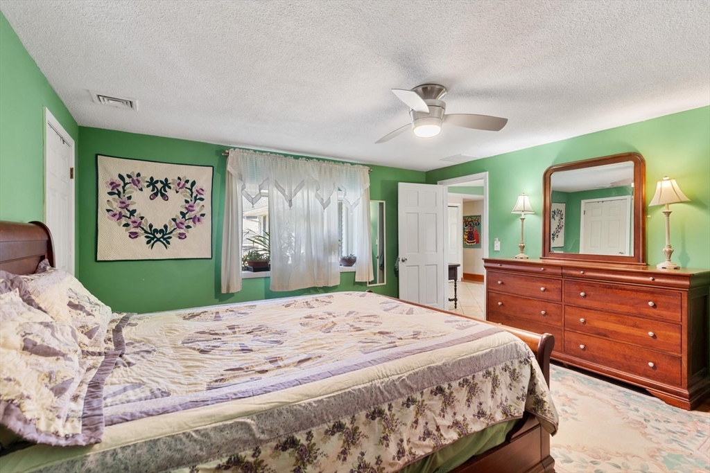 52 Coolidge Road Danvers, MA 01923 - Photo 16 of 28