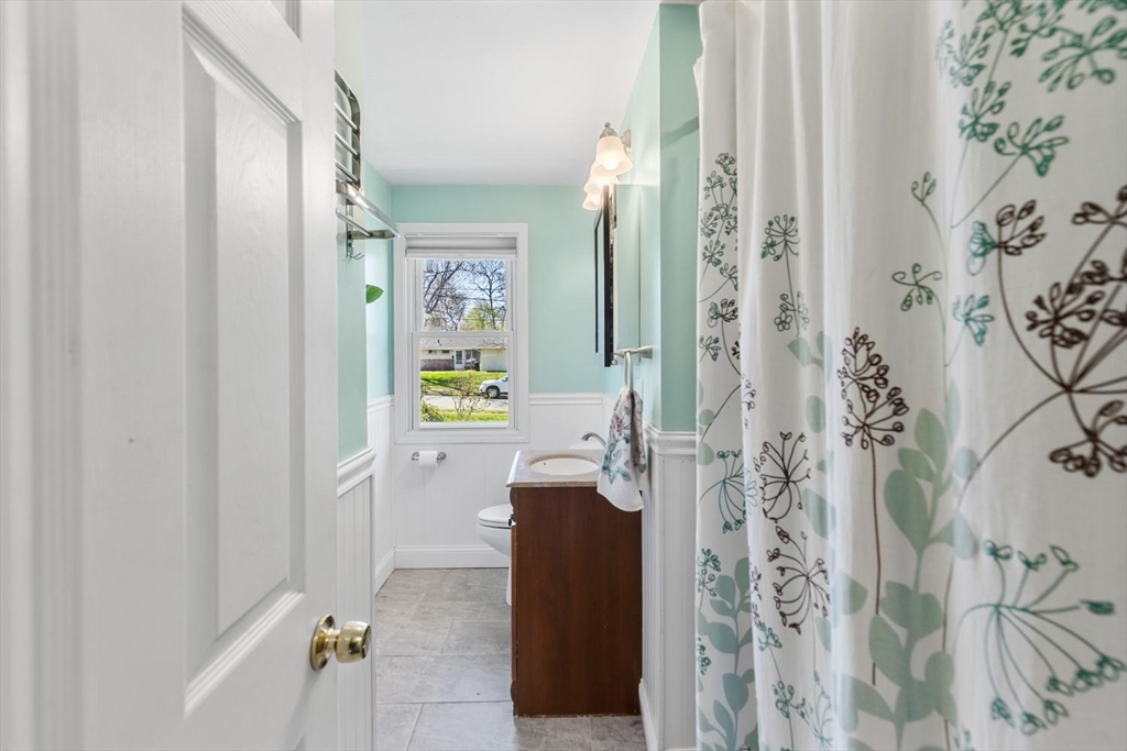 52 Coolidge Road Danvers, MA 01923 - Photo 17 of 28
