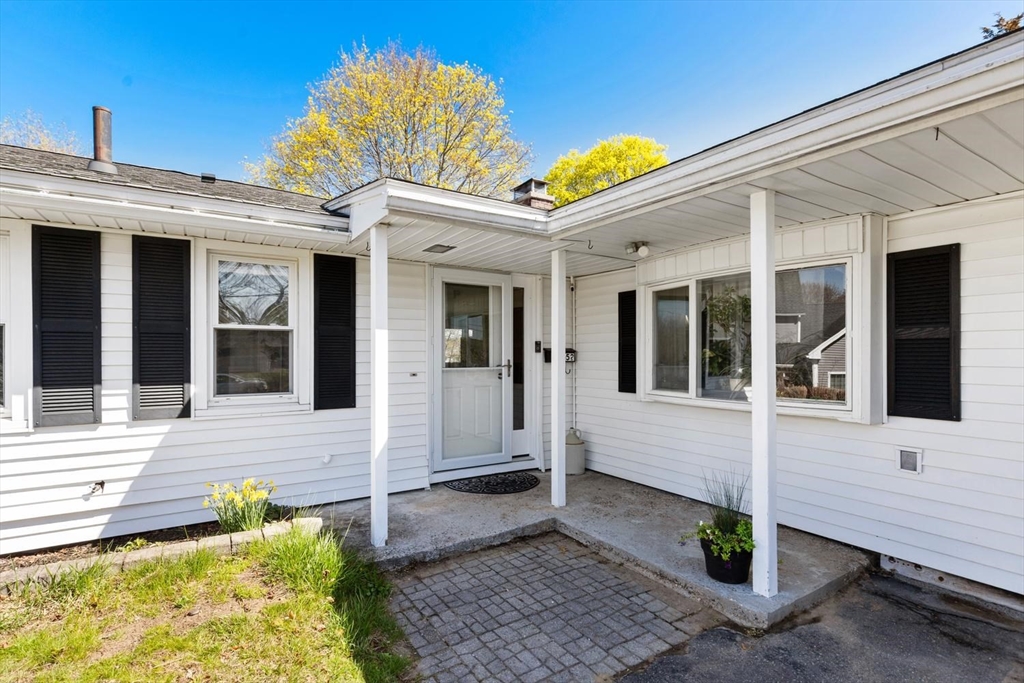 52 Coolidge Road Danvers, MA 01923 - Photo 2 of 28